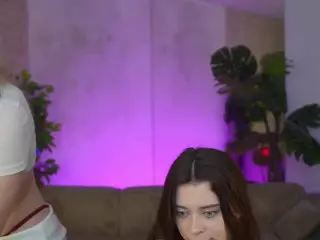 kira054's Live Sex Cam Show