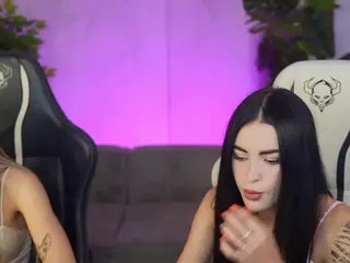 kira054's Live Sex Cam Show