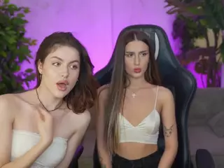 kira054's Live Sex Cam Show
