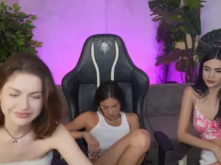 kira054's Live Sex Cam Show