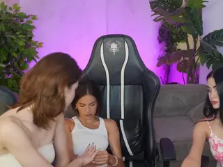 kira054's Live Sex Cam Show