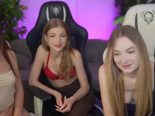 kira054's Live Sex Cam Show