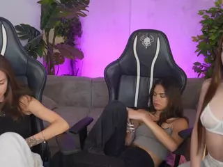 kira054's Live Sex Cam Show