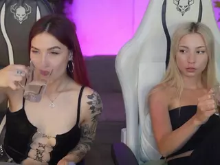 kira054's Live Sex Cam Show