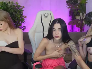 kira054's Live Sex Cam Show