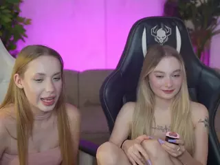 kira054's Live Sex Cam Show