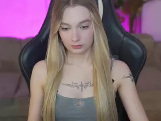 kira054's Live Sex Cam Show
