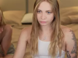 kira054's Live Sex Cam Show