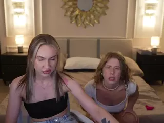 kira054's Live Sex Cam Show