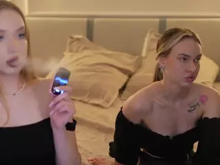 kira054's Live Sex Cam Show