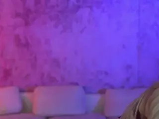 kira054's Live Sex Cam Show