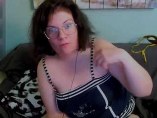 Live cam show with everlyrays