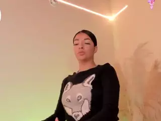 Aylinn Zambrano's Live Sex Cam Show