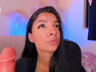 Aylinn Zambrano's Live Sex Cam Show