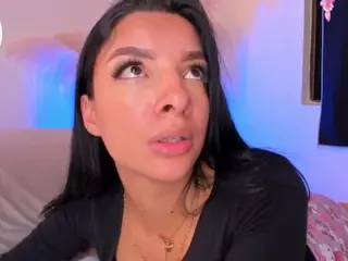 Aylinn Zambrano's Live Sex Cam Show
