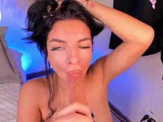 Aylinn Zambrano's Live Sex Cam Show