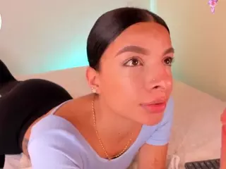 Aylinn Zambrano's Live Sex Cam Show