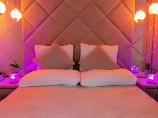 Lexi-Split's Live Sex Cam Show