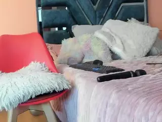 BRENDAMILFHOT's Live Sex Cam Show