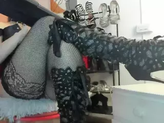 BRENDAMILFHOT's Live Sex Cam Show