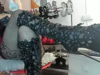 BRENDAMILFHOT's Live Sex Cam Show