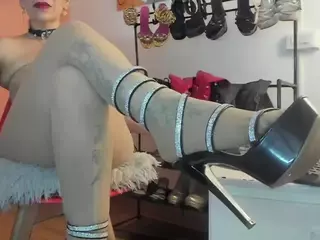 BRENDAMILFHOT's Live Sex Cam Show