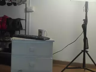 BRENDAMILFHOT's Live Sex Cam Show