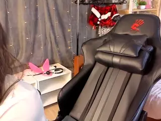 MichelMomsen's Live Sex Cam Show