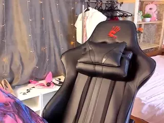 MichelMomsen's Live Sex Cam Show