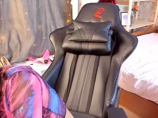 MichelMomsen's Live Sex Cam Show