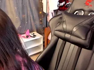MichelMomsen's Live Sex Cam Show