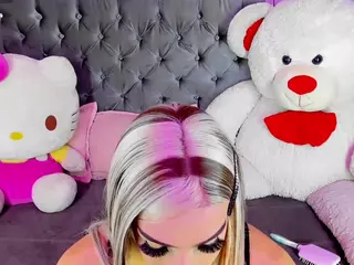 Sweet-Zoee2's Live Sex Cam Show