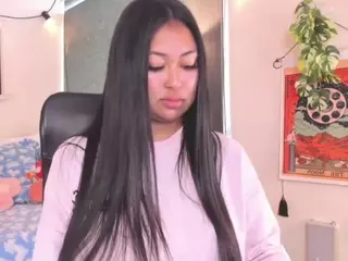 pocahontaspower's Live Sex Cam Show