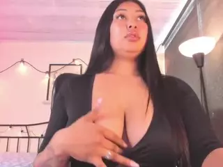 pocahontaspower's Live Sex Cam Show