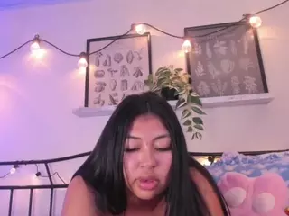 pocahontaspower's Live Sex Cam Show