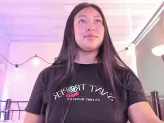 pocahontaspower's Live Sex Cam Show