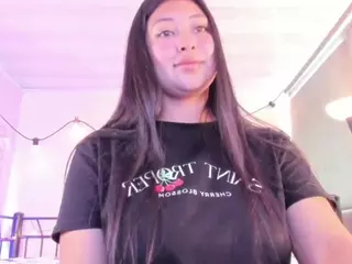 pocahontaspower's Live Sex Cam Show