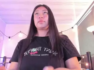 pocahontaspower's Live Sex Cam Show