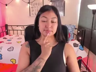 pocahontaspower's Live Sex Cam Show