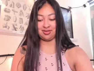 pocahontaspower's Live Sex Cam Show