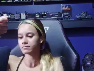 SamanthaWatsonn's Live Sex Cam Show