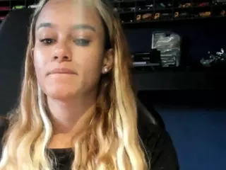 SamanthaWatsonn's Live Sex Cam Show