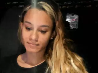 SamanthaWatsonn's Live Sex Cam Show