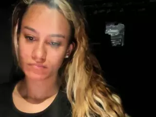 SamanthaWatsonn's Live Sex Cam Show