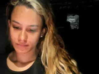 SamanthaWatsonn's Live Sex Cam Show