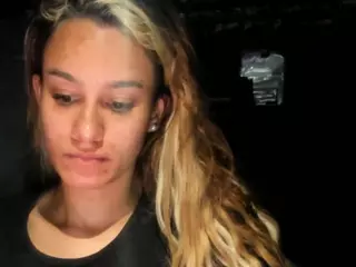 SamanthaWatsonn's Live Sex Cam Show