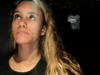 SamanthaWatsonn's Live Sex Cam Show