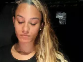SamanthaWatsonn's Live Sex Cam Show