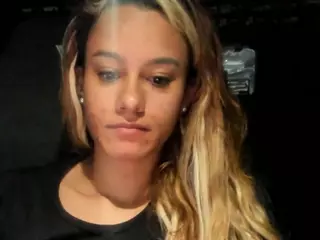 SamanthaWatsonn's Live Sex Cam Show