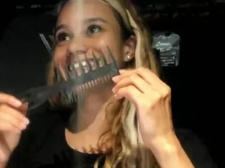 SamanthaWatsonn's Live Sex Cam Show